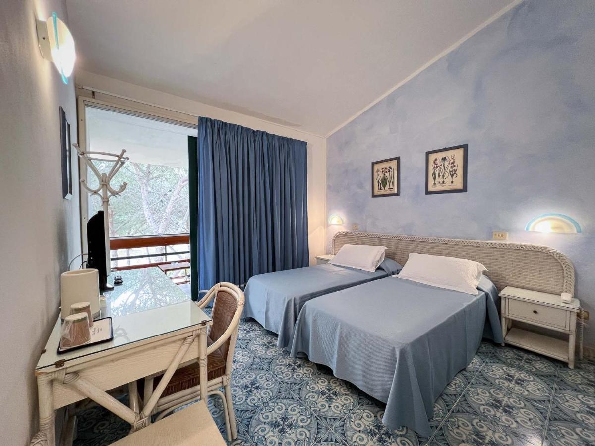 Hotel Meridiana マリーナ・ディ・カンポ エクステリア 写真