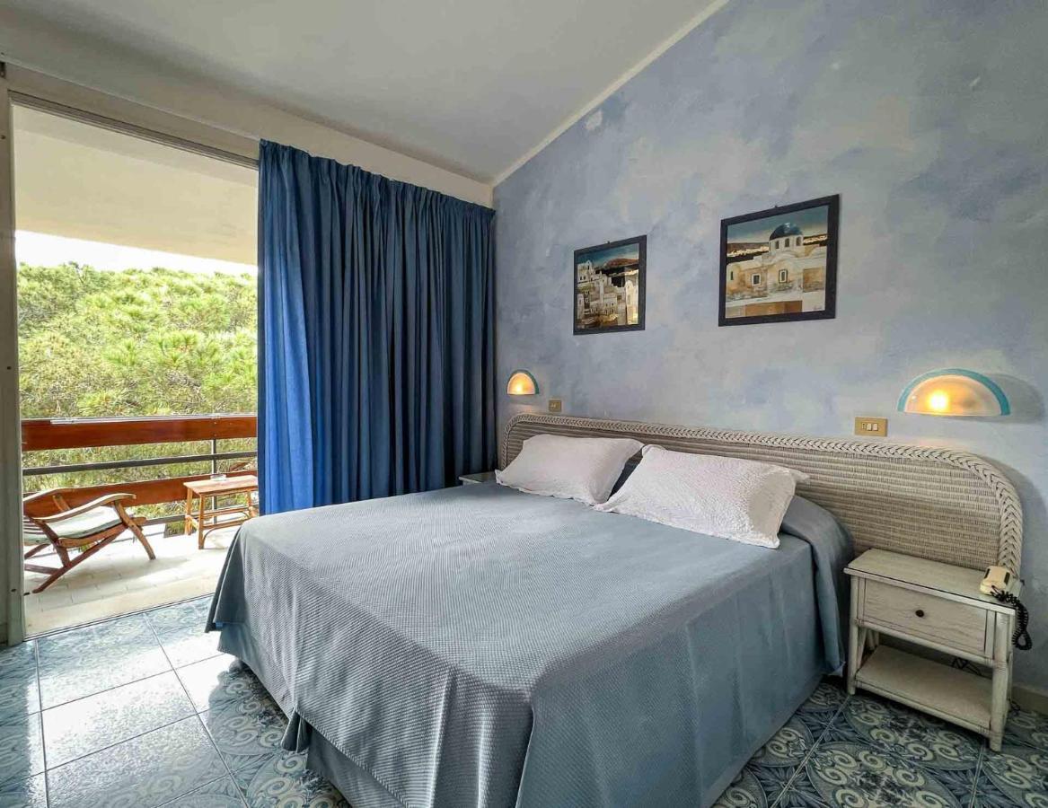 Hotel Meridiana マリーナ・ディ・カンポ エクステリア 写真