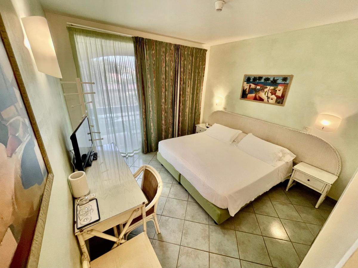 Hotel Meridiana マリーナ・ディ・カンポ 部屋 写真
