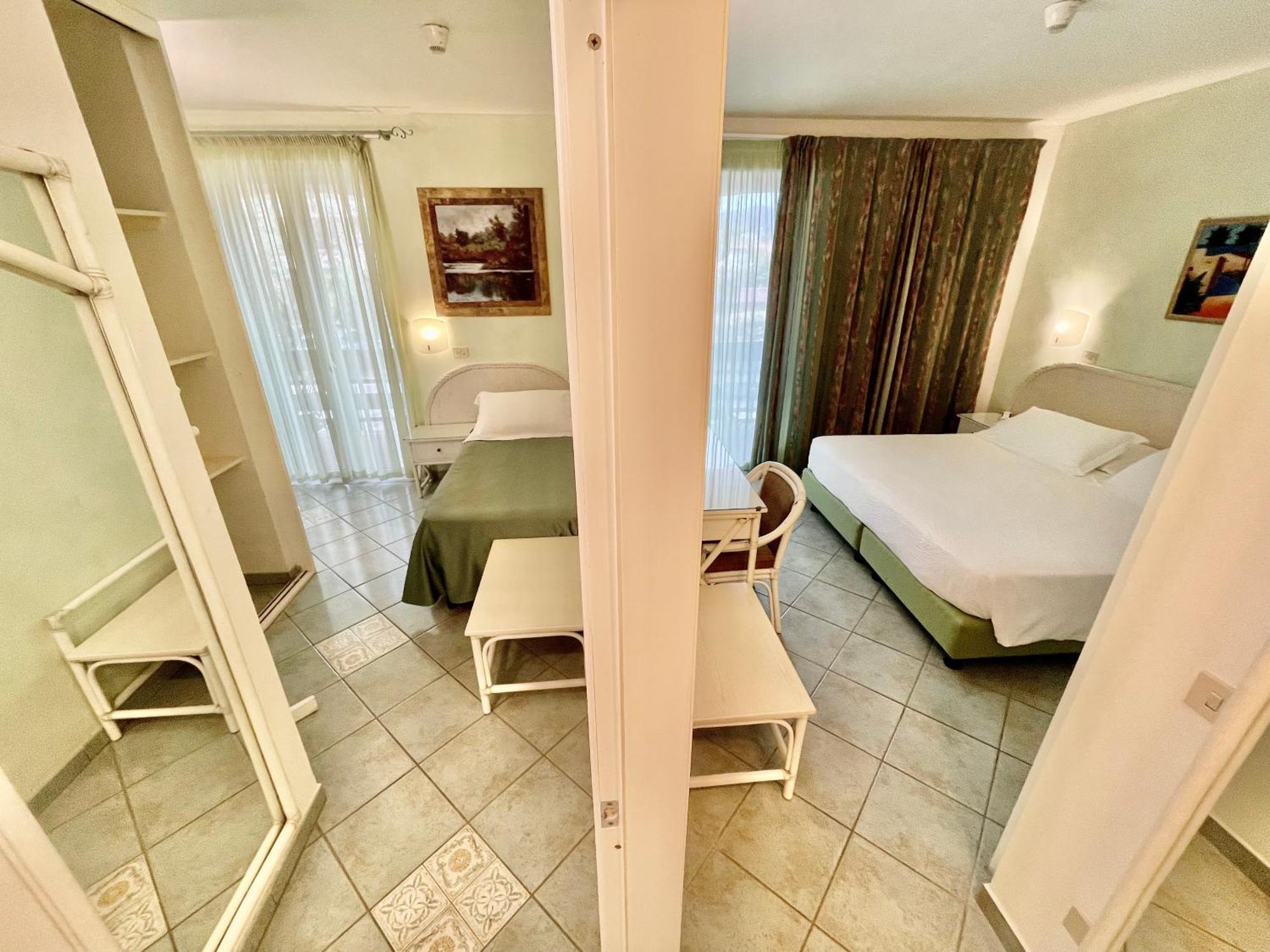 Hotel Meridiana マリーナ・ディ・カンポ 部屋 写真