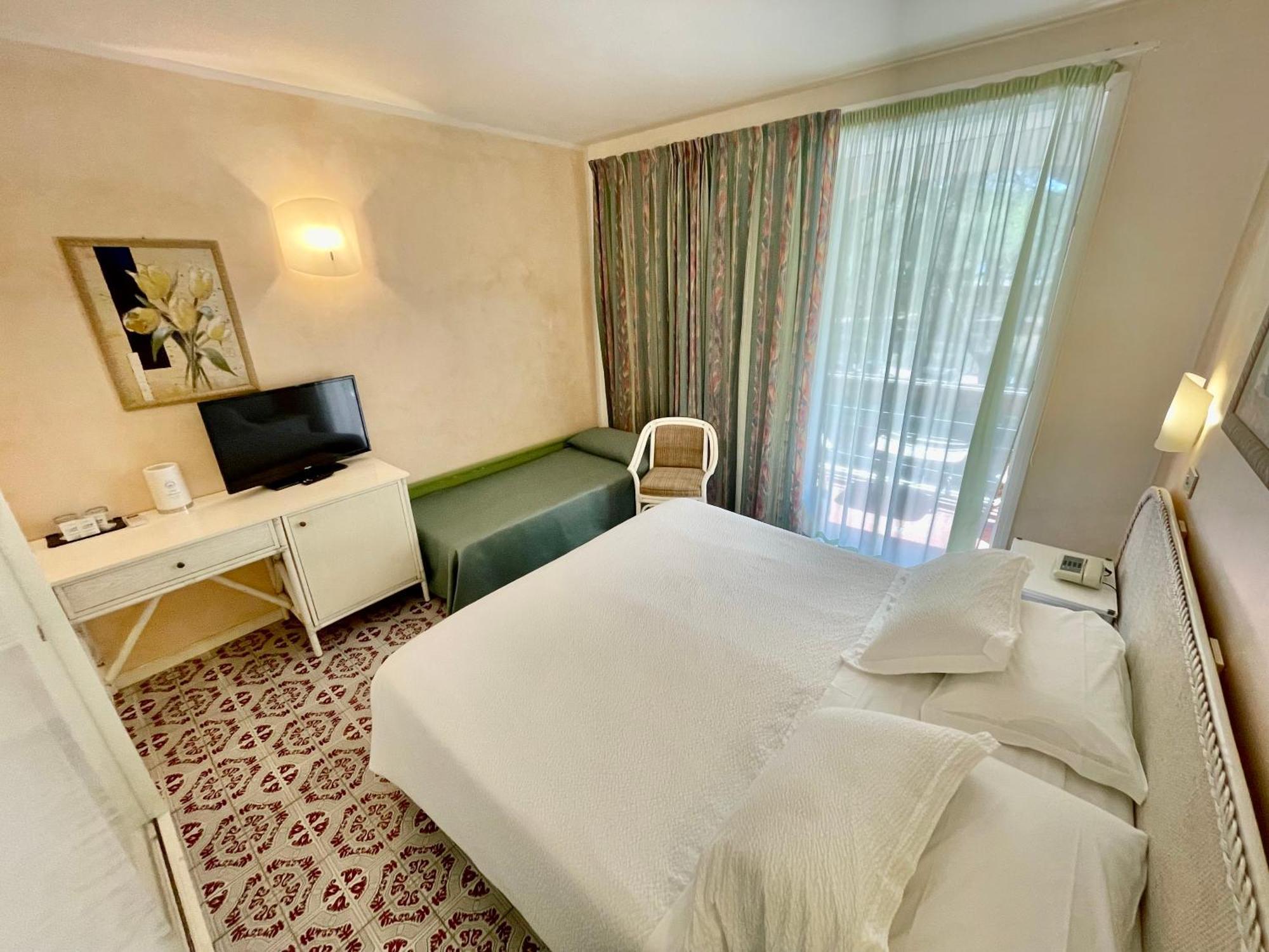 Hotel Meridiana マリーナ・ディ・カンポ 部屋 写真